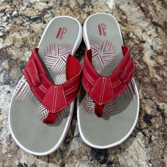 Clarks Shoes - Clark’s size 8 sandals